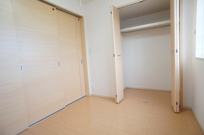 【内装】 | リーサス | 内装は落ち着いています