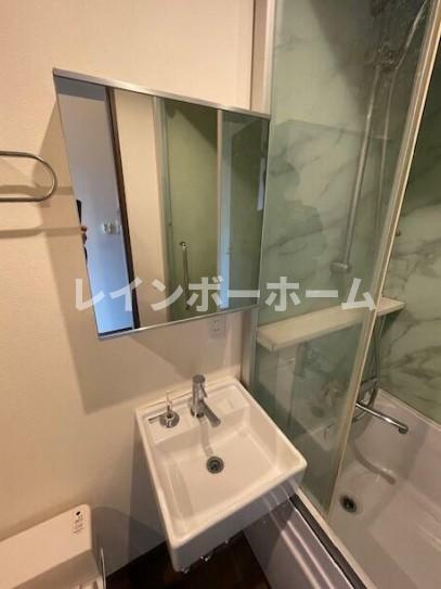 マハロテラスの独立洗面台