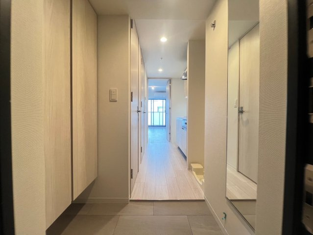 コンフォリア新大阪宮原Qの玄関