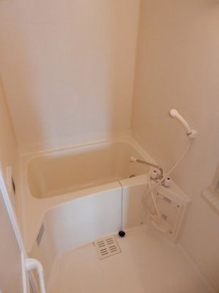 エーデルワイス本所の浴室