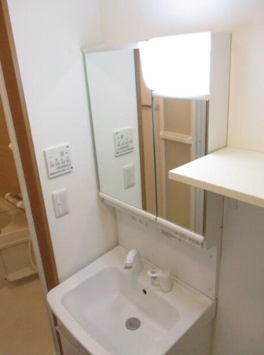 レーヴ京成高砂の洗面所