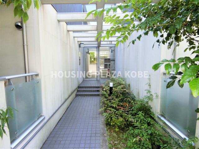 パークコート離宮前のエントランス