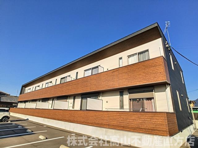 プライマリー直方の外観