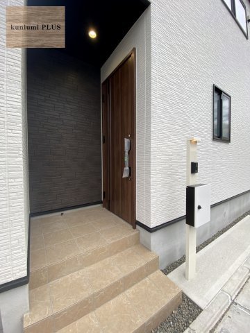 東大阪市稲田本町2丁目の玄関