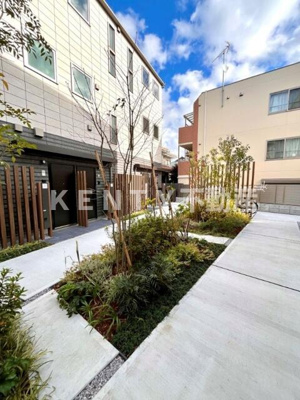【エントランス】 | Ｔｉ　ｈｕｓ　中延 | 落ち着いたエントランスです