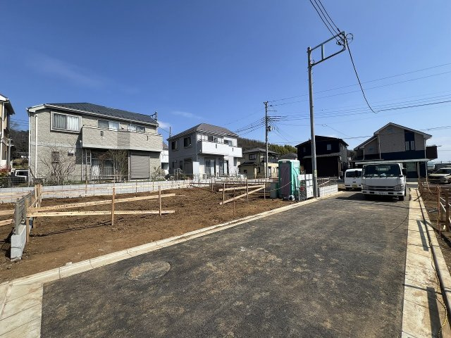 八王子市宮下第５ 4号棟の前面道路含む現地写真