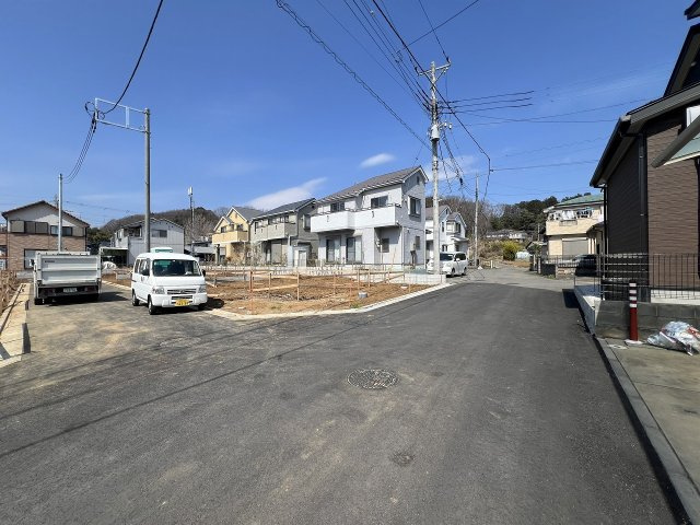 八王子市宮下第５ 4号棟の前面道路含む現地写真