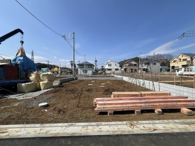 八王子市宮下第５ 4号棟の前面道路含む現地写真