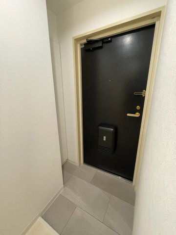 ロイヤルメゾン舞子坂の玄関