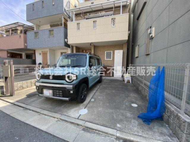 長田1丁目中古戸建の駐車場|お車をお持ちの方には必要な駐車場は駐車スペースが2台分（車種による）ございます！自転車・バイクも置けます。