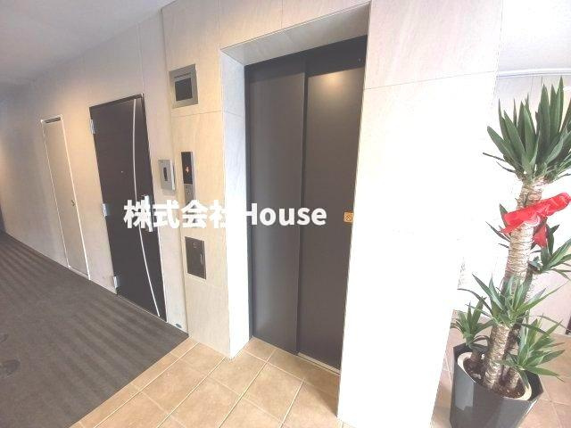 アークメゾン王子公園のロビー