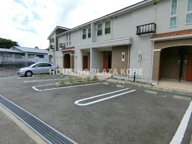 コートディアスの駐車場