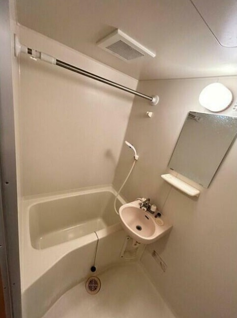 ユーコート府中是政の浴室|※別号室参考写真です