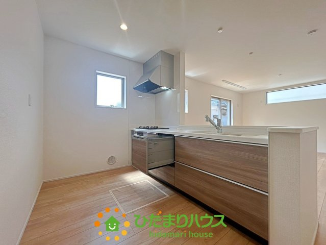 加須市三俣1丁目　新築一戸建て　03　リーブルガーデンのキッチン