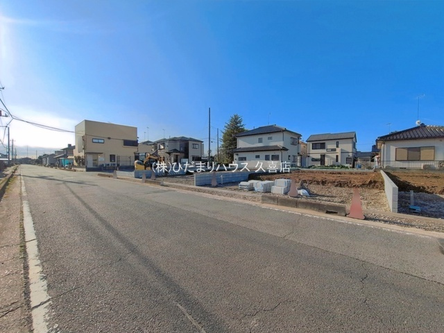 加須市三俣1丁目　新築一戸建て　03　リーブルガーデンの前面道路含む現地写真|2026/4/6　撮影