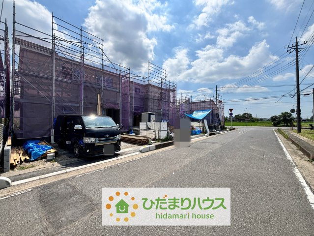 加須市三俣1丁目　新築一戸建て　03　リーブルガーデンの前面道路含む現地写真|08/07/10　撮影