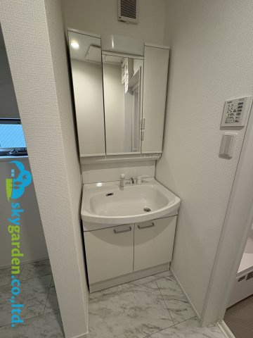 茅ヶ崎市松が丘2丁目　新築戸建　全3棟2号棟の独立洗面台|独立洗面台で身支度をすべて済ませてしまいましょう