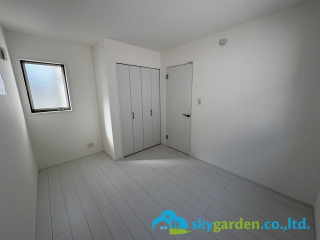 茅ヶ崎市松が丘2丁目　新築戸建　全3棟2号棟の子供部屋|お子さんのお部屋にいかがでしょうか