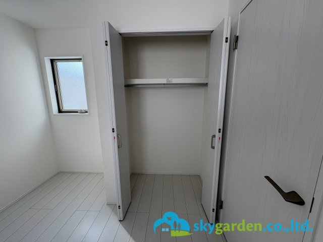 茅ヶ崎市松が丘2丁目　新築戸建　全3棟2号棟の収納|こまごまとしたものを収納できそうですね