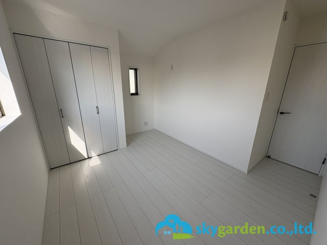 茅ヶ崎市松が丘2丁目　新築戸建　全3棟2号棟の洋室|ゆったりした洋室です