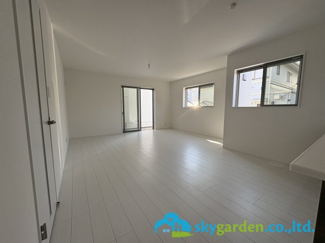 茅ヶ崎市松が丘2丁目　新築戸建　全3棟2号棟の居間・リビング