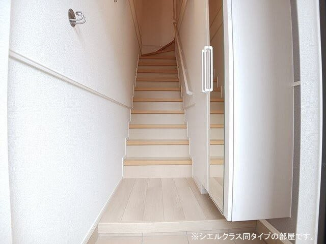 【玄関】 | ビオレタＡ | きれいな玄関です