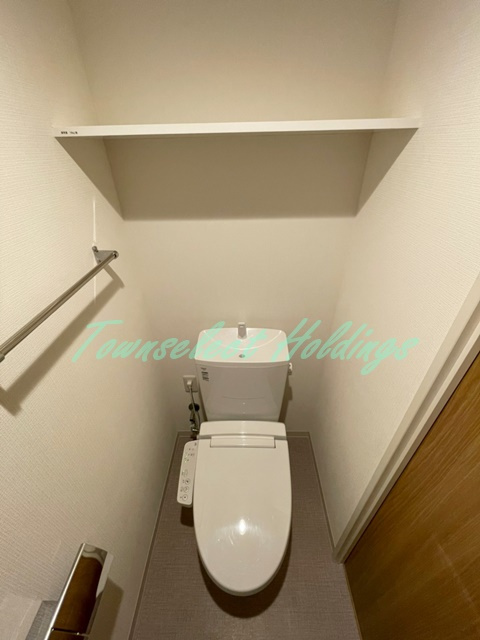 藤沢市本町４丁目の賃貸マンションのトイレ|ゆったりとした空間のトイレです