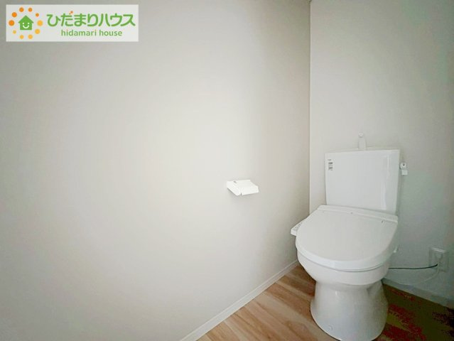 ひたちなか市東大島1期　新築戸建のトイレ|1・2階にトイレあり。階段を降りなくてもいいので、高齢者の方も優しい☆彡