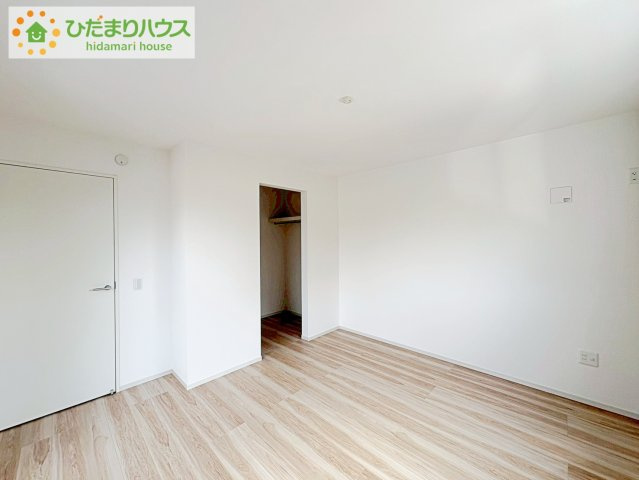 ひたちなか市東大島1期　新築戸建の洋室|広めの主寝室は、ベッドの他にもパソコンデスクやドレッサーなども置けちゃいます(*^-^*)