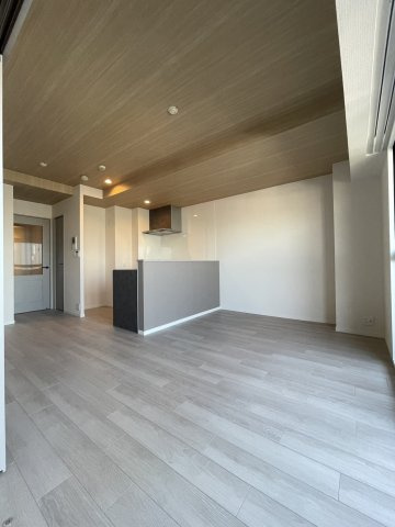 サニーコーポ守口の居間・リビング|【同社施工例】※類似同仕様です。開口部のデザインや位置等のデザインが異なります。
