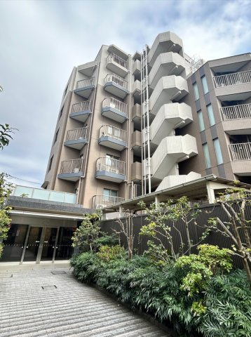 グローリオ高円寺604の外観