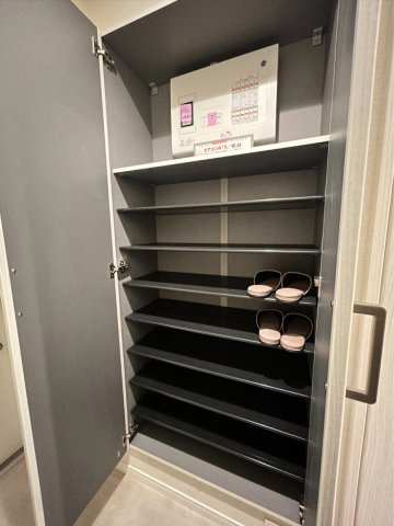 グローリオ高円寺604の収納
