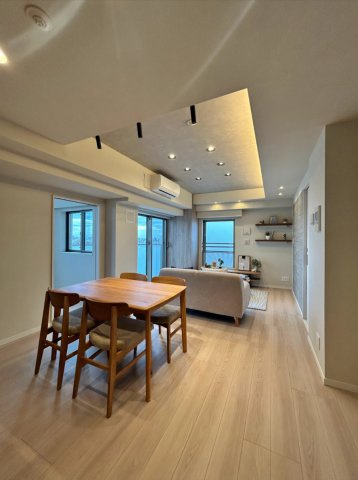 グローリオ高円寺604の居間・リビング