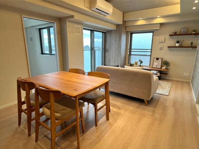 グローリオ高円寺604の居間・リビング