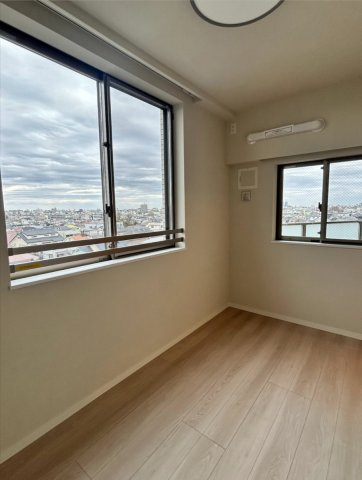 グローリオ高円寺604の洋室