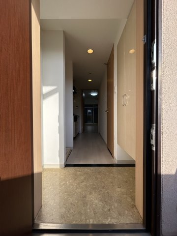 クレストコート難波サウスの玄関