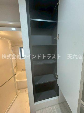 グランソルティア天神の苑の収納|こちらのリビングで趣味の時間をお楽しみください