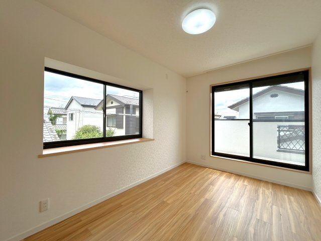 川越市山田　4LDK+カースペース2台付き　中古戸建の洋室