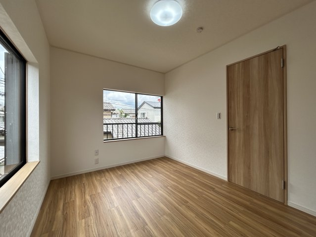 川越市山田　4LDK+カースペース2台付き　中古戸建の洋室