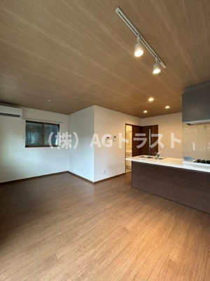 【居間・リビング】 | 緑区道祖土３丁目戸建Ａ棟