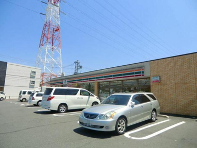 セブンイレブンまで240m