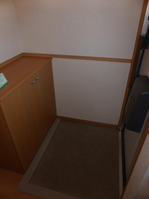 プライムコート豊春の玄関|ゆったりとした玄関です