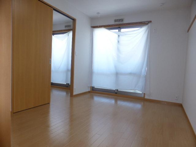 【寝室】 | プライムコート豊春 | 開放的な寝室です