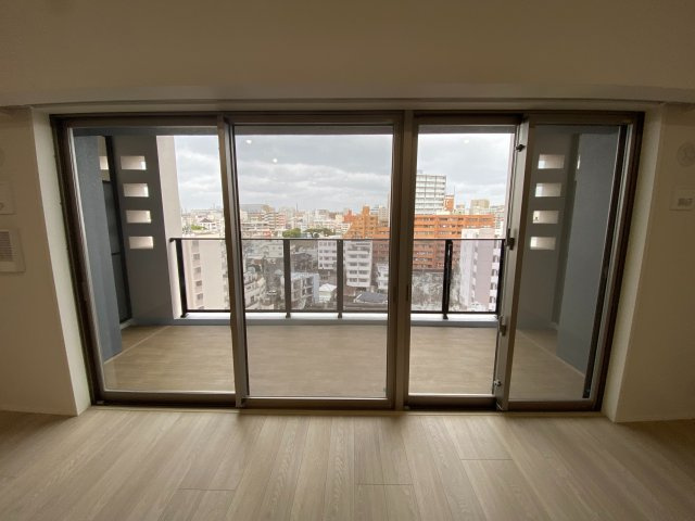 【民泊可能】ブランシエラ那覇開南プレミストの居間・リビング