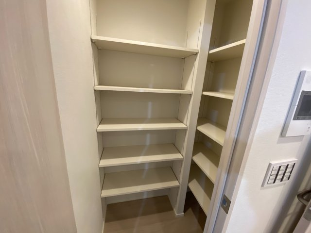 【民泊可能】ブランシエラ那覇開南プレミストの収納