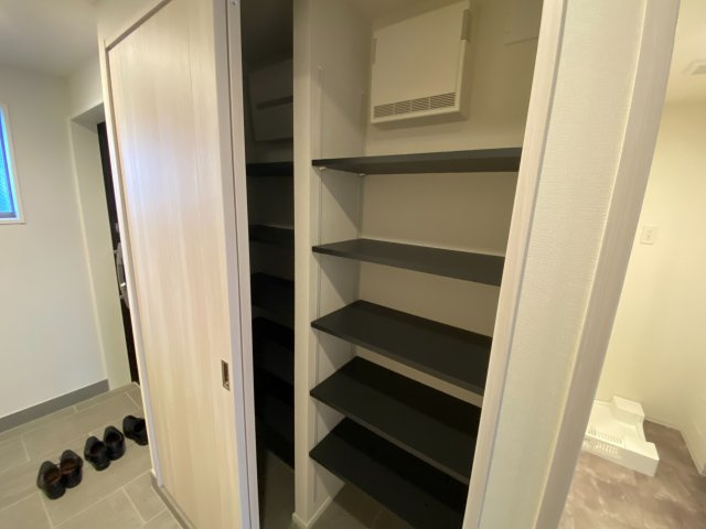 【民泊可能】ブランシエラ那覇開南プレミストの収納
