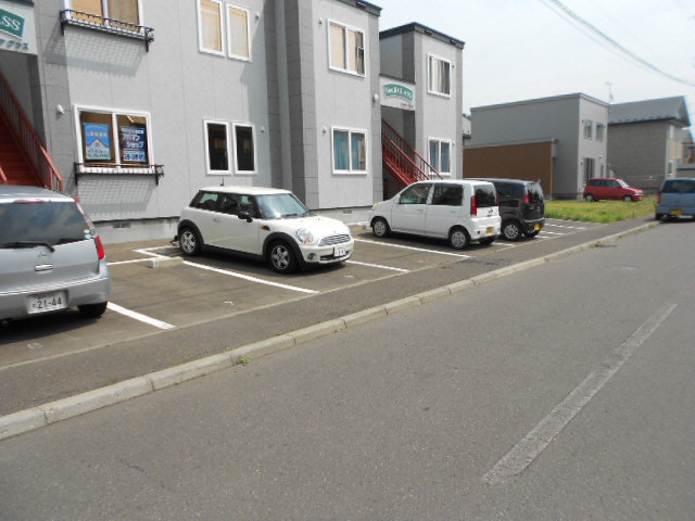アウアグラスの駐車場