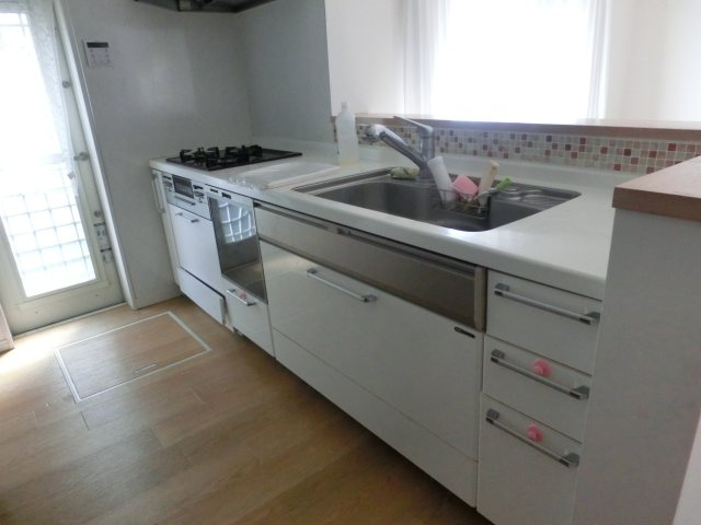 川越市的場　2LDK+カースペース付き　中古戸建のキッチン