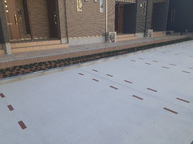 プランドール日比野の駐車場