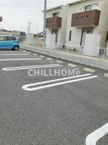 サニーレジデンス西谷浦の駐車場|当社、チルホームのHPもご覧ください(^^)/物件情報多数♪